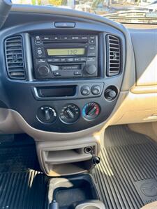 2002 Mazda Tribute LX-V6   - Photo 9 - Clackamas, OR 97015