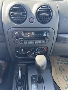 2004 Jeep Liberty Sport 4dr Sport   - Photo 4 - Clackamas, OR 97015