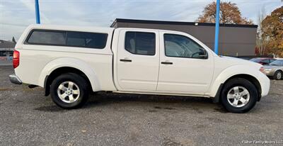 2012 Nissan Frontier SV V6   - Photo 2 - Clackamas, OR 97015