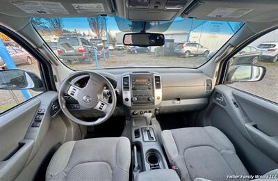 2012 Nissan Frontier SV V6   - Photo 11 - Clackamas, OR 97015