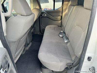 2012 Nissan Frontier SV V6   - Photo 10 - Clackamas, OR 97015