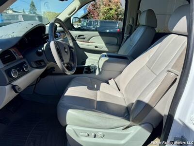 2007 Chevrolet Suburban LT 2500 LT 2500 4dr SUV  Z71 - Photo 9 - Clackamas, OR 97015