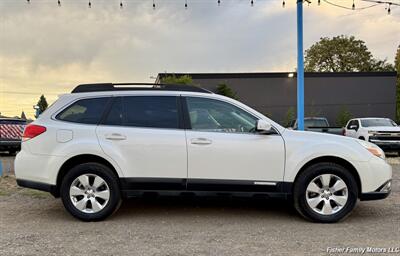 2010 Subaru Outback 2.5i Premium   - Photo 3 - Clackamas, OR 97015