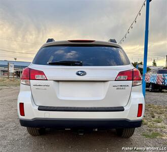2010 Subaru Outback 2.5i Premium   - Photo 12 - Clackamas, OR 97015