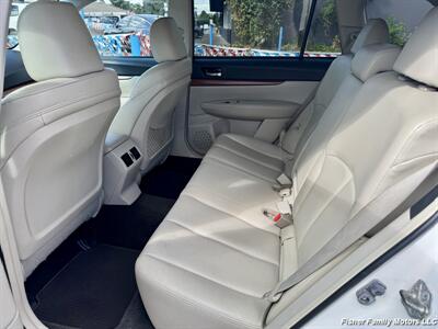 2013 Subaru Outback 2.5i Limited   - Photo 9 - Clackamas, OR 97015