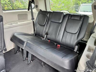 2014 Chrysler Town & Country Touring - Photo 16 - Clackamas, OR 97015