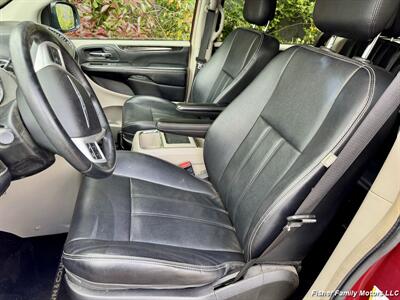 2014 Chrysler Town & Country Touring - Photo 14 - Clackamas, OR 97015