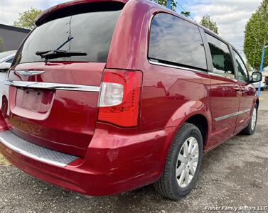2014 Chrysler Town & Country Touring - Photo 5 - Clackamas, OR 97015