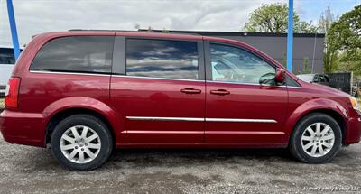 2014 Chrysler Town & Country Touring - Photo 4 - Clackamas, OR 97015