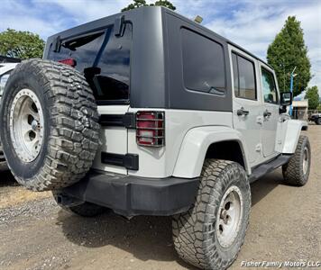 2010 Jeep Wrangler Unlimited Sahara   - Photo 5 - Clackamas, OR 97015