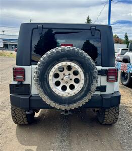 2010 Jeep Wrangler Unlimited Sahara   - Photo 7 - Clackamas, OR 97015
