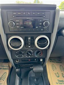 2010 Jeep Wrangler Unlimited Sahara   - Photo 12 - Clackamas, OR 97015