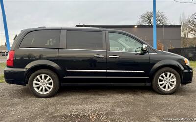 2015 Chrysler Town & Country Limited Platinum   - Photo 2 - Clackamas, OR 97015