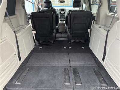 2015 Chrysler Town & Country Limited Platinum   - Photo 19 - Clackamas, OR 97015