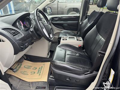 2015 Chrysler Town & Country Limited Platinum   - Photo 9 - Clackamas, OR 97015