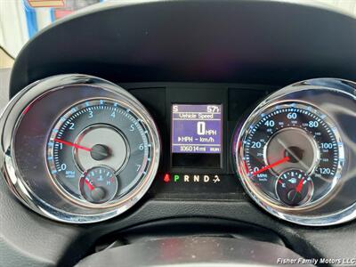 2015 Chrysler Town & Country Limited Platinum   - Photo 16 - Clackamas, OR 97015