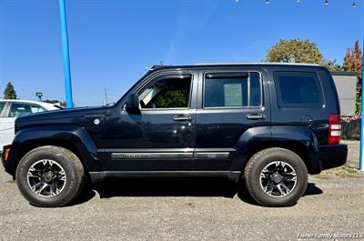 2012 Jeep Liberty Sport   - Photo 2 - Clackamas, OR 97015