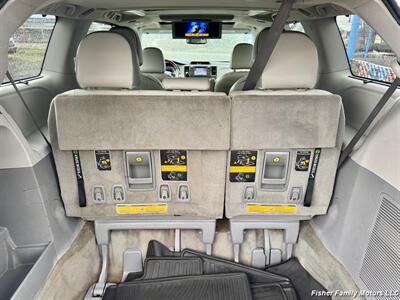 2014 Toyota Sienna XLE limited 7-Passenger   - Photo 13 - Clackamas, OR 97015