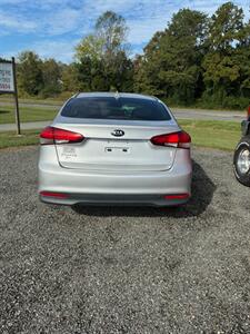 2018 Kia Forte LX   - Photo 2 - Tappahannock, VA 22560