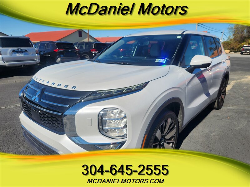 2025 Mitsubishi Outlander SE  