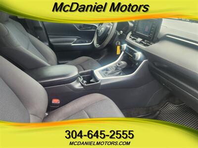 2019 Toyota RAV4 LE - Photo 8 - Ronceverte, WV 24970