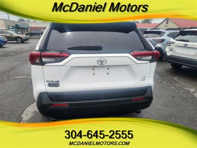 2019 Toyota RAV4 LE - Photo 4 - Ronceverte, WV 24970