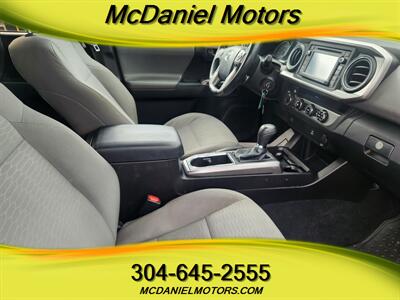 2016 Toyota Tacoma SR5 V6   - Photo 9 - Ronceverte, WV 24970