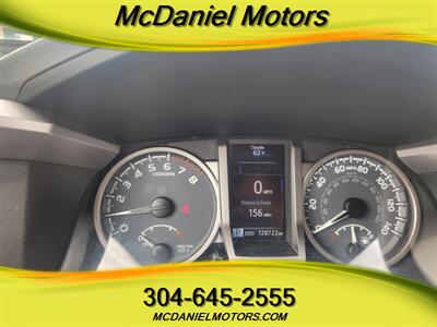 2016 Toyota Tacoma SR5 V6   - Photo 12 - Ronceverte, WV 24970