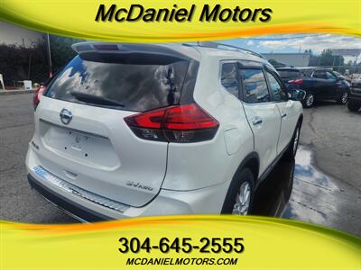 2017 Nissan Rogue SV   - Photo 5 - Ronceverte, WV 24970