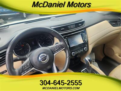 2017 Nissan Rogue SV   - Photo 11 - Ronceverte, WV 24970