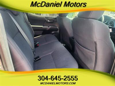2019 Toyota Tacoma SR5 V6   - Photo 11 - Ronceverte, WV 24970