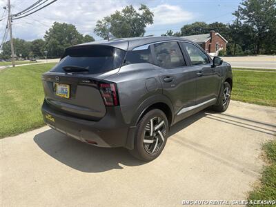 2025 Nissan Kicks SV   - Photo 2 - Newport, KY 41071