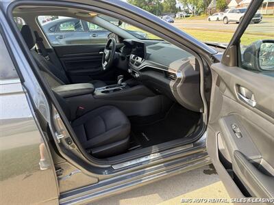 2025 Nissan Altima 2.5 SV   - Photo 9 - Newport, KY 41071