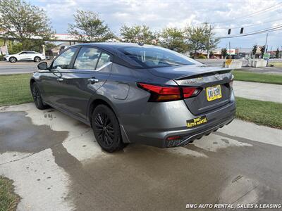 2025 Nissan Altima 2.5 SV   - Photo 2 - Newport, KY 41071