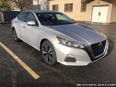 2022 Nissan Altima 2.5 SV   - Photo 4 - Newport, KY 41071