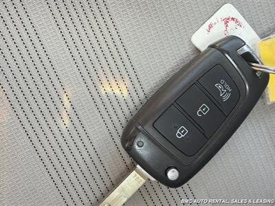 2023 Hyundai Venue SEL   - Photo 11 - Newport, KY 41071