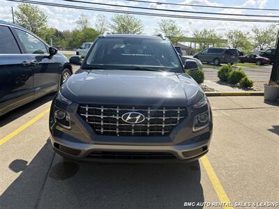 2023 Hyundai Venue SEL   - Photo 3 - Newport, KY 41071