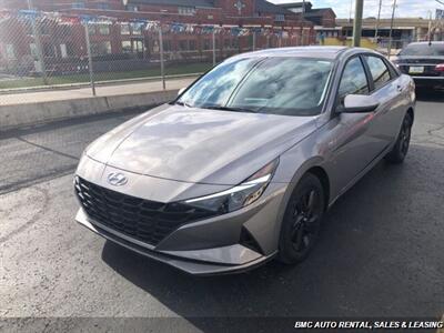 2023 Hyundai Elantra SEL   - Photo 8 - Newport, KY 41071