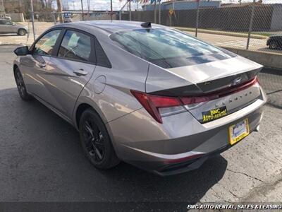 2023 Hyundai Elantra SEL   - Photo 4 - Newport, KY 41071