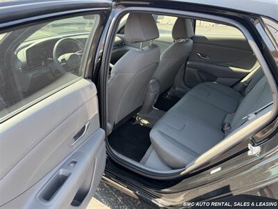 2025 Hyundai ELANTRA SE - Photo 10 - Newport, KY 41071