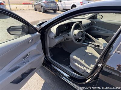 2025 Hyundai ELANTRA SE - Photo 9 - Newport, KY 41071