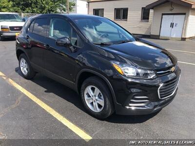 2022 Chevrolet Trax LS   - Photo 4 - Newport, KY 41071