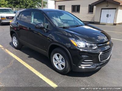 2022 Chevrolet Trax LS   - Photo 3 - Newport, KY 41071