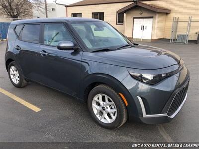 2023 Kia Soul LX   - Photo 3 - Newport, KY 41071