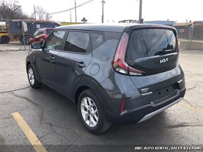 2023 Kia Soul LX   - Photo 8 - Newport, KY 41071