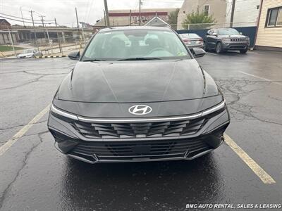 2024 Hyundai Elantra SEL   - Photo 3 - Newport, KY 41071