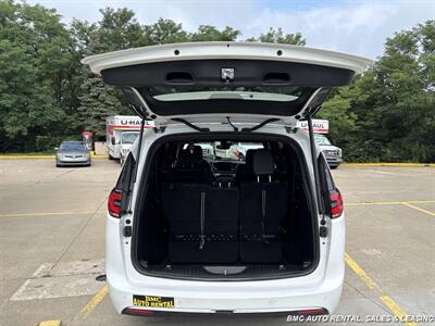 2026 Chrysler Pacifica Select - Photo 16 - Newport, KY 41071