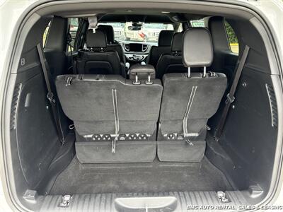 2026 Chrysler Pacifica Select - Photo 15 - Newport, KY 41071