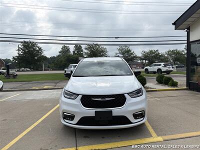 2026 Chrysler Pacifica Select - Photo 3 - Newport, KY 41071