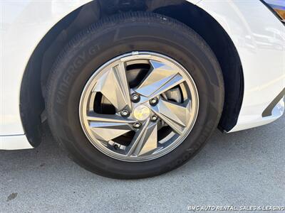 2025 Hyundai ELANTRA SE - Photo 10 - Newport, KY 41071
